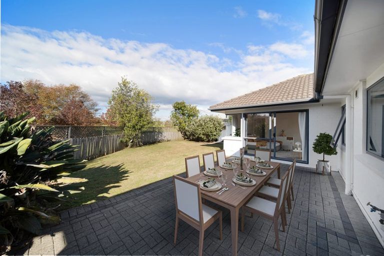 Photo of property in 170 Botany Road, Botany Downs, Auckland, 2010