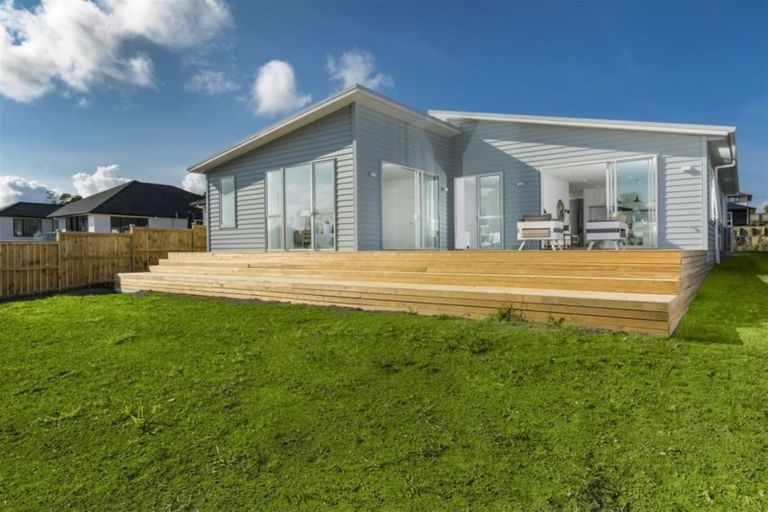 Photo of property in 17 Princes Street, Riverhead, 0820