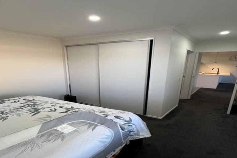 Photo of property in 32 Whareatua Avenue, Takanini, 2112