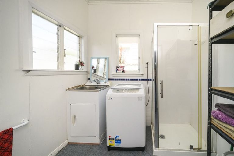 Photo of property in 15 Waldegrave Street, Palmerston North, 4410