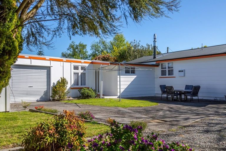 Photo of property in 16 Papawai Road, Greytown, 5712