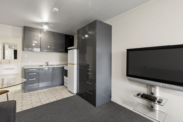 Photo of property in 10 Marina Drive, Frankton, Queenstown, 9300