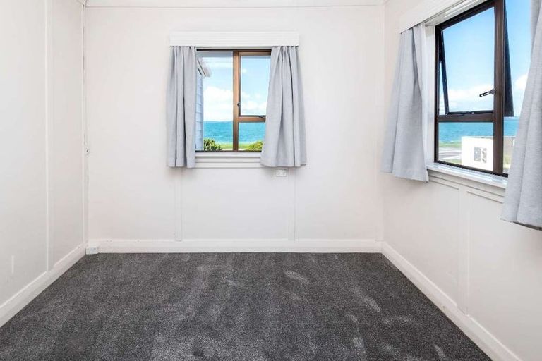 Photo of property in 9 The Esplanade, Eastern Beach, Auckland, 2012