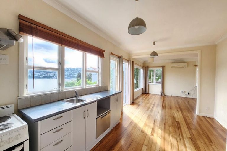 Photo of property in 73 Maupuia Road, Maupuia, Wellington, 6022