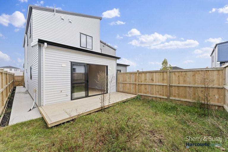 Photo of property in 39a Hari Road, Karaka, 2113