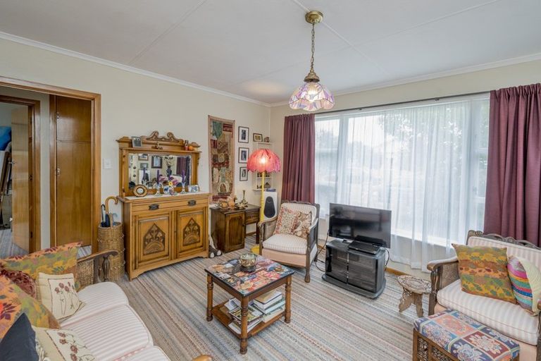 Photo of property in 1 Kings Drive, Levin, 5510