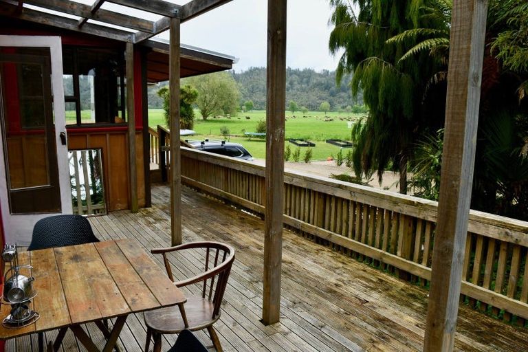Photo of property in 240 Arapito Road, Karamea, 7893