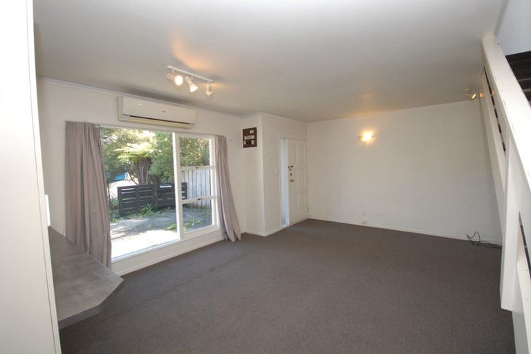Photo of property in 1/101 Balmain Road, Birkenhead, Auckland, 0626