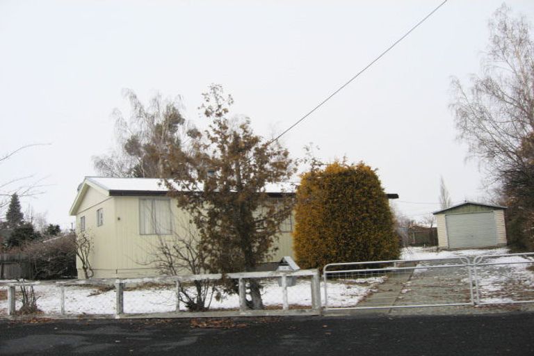 Photo of property in 14 Simons Street, Twizel, 7901