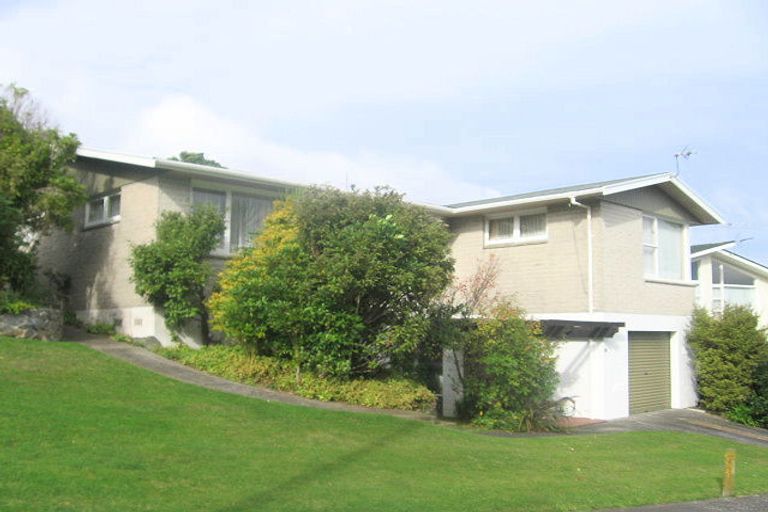 Photo of property in 32 Wattle Grove, Maungaraki, Lower Hutt, 5010