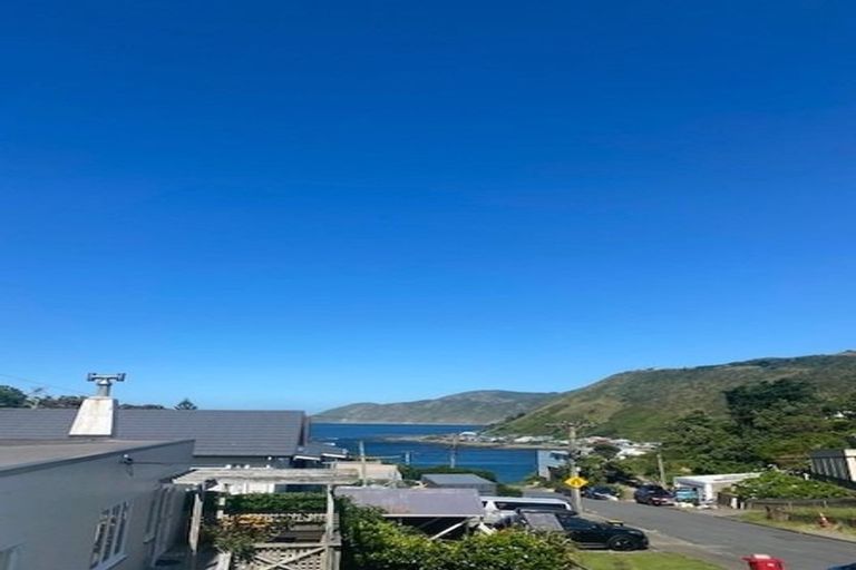Photo of property in 2 Dennis Way, Island Bay, Wellington, 6023