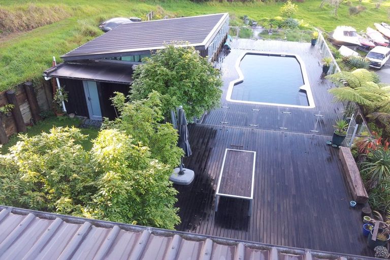 Photo of property in 99 Shaw Road, Oratia, Auckland, 0604