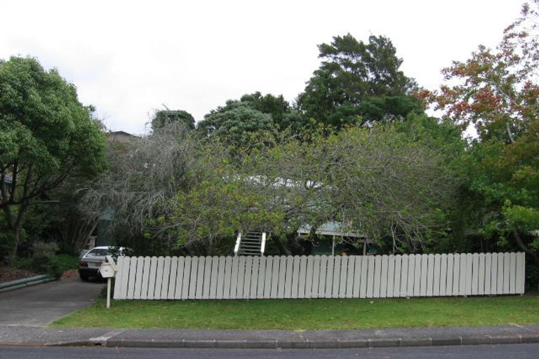 Photo of property in 20 Sequoia Place, Sunnynook, Auckland, 0620