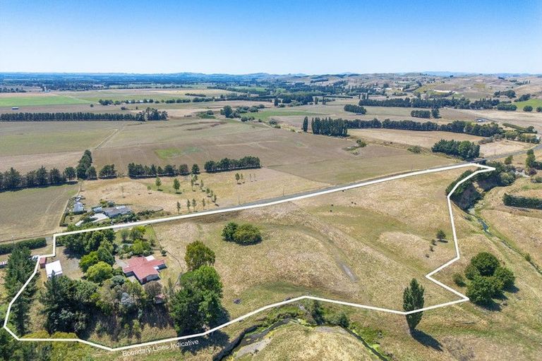 Photo of property in 85 Oruawharo Road, Takapau, Waipukurau, 4281