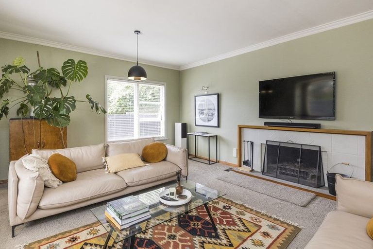 Photo of property in 546 Featherston Street, Roslyn, Palmerston North, 4414