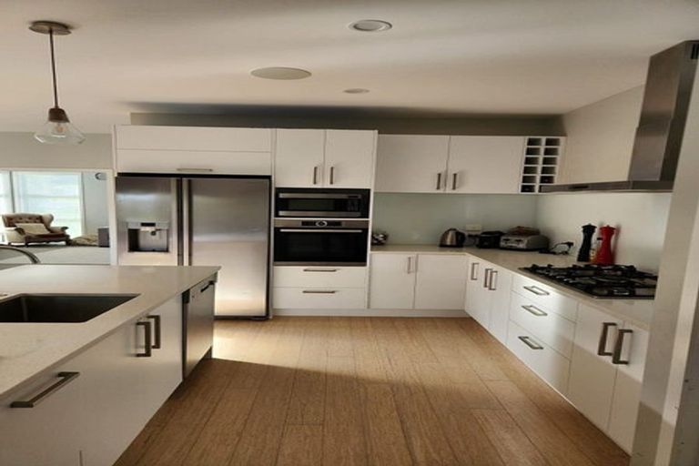 Photo of property in 18 Skipjack Pass, Silverdale, 0932