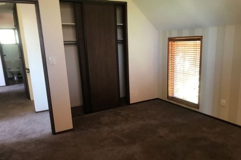 Photo of property in 28 Sedgwick Way, Westmorland, Christchurch, 8025