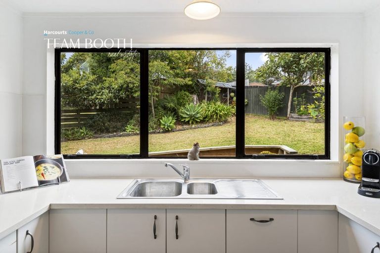 Photo of property in 2/29 Lancaster Road, Beach Haven, Auckland, 0626