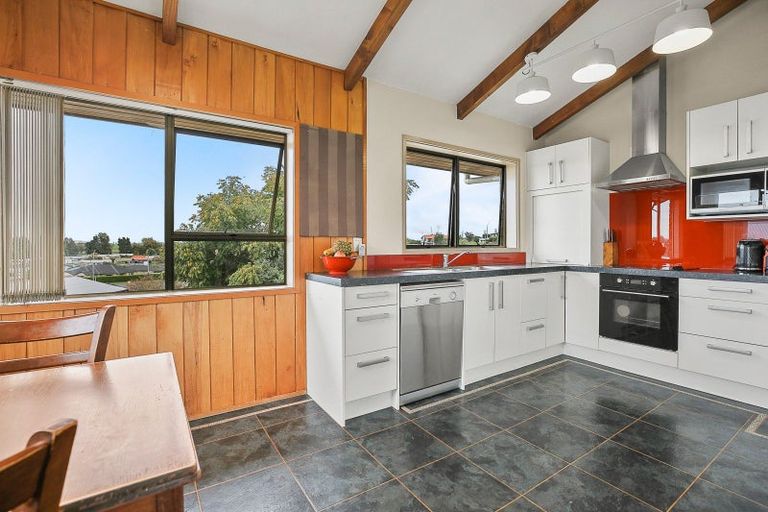 Photo of property in 111 Tuhikaramea Road, Dinsdale, Hamilton, 3204