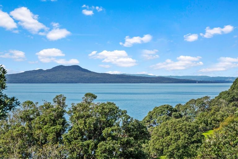 Photo of property in 103 Churchill Road, Murrays Bay, Auckland, 0630