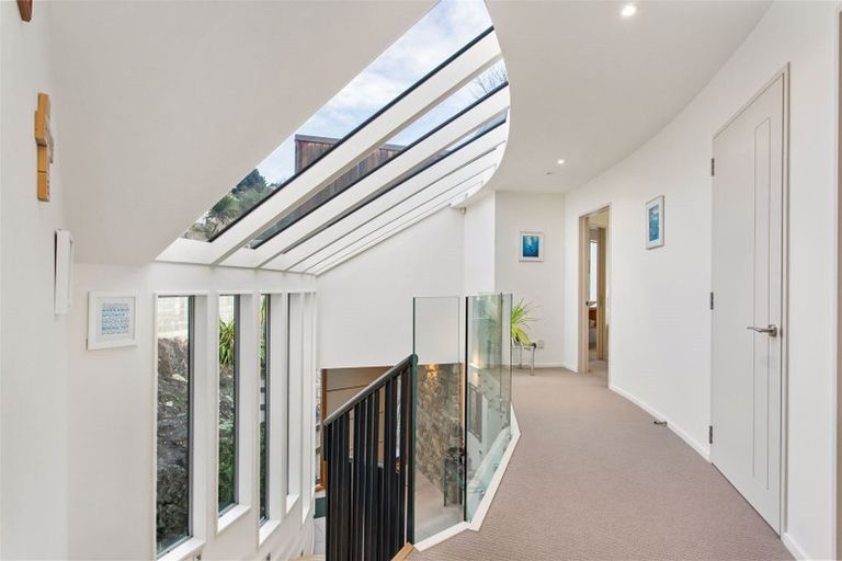 Photo of property in 22 Iles Lane, Cashmere, Christchurch, 8022