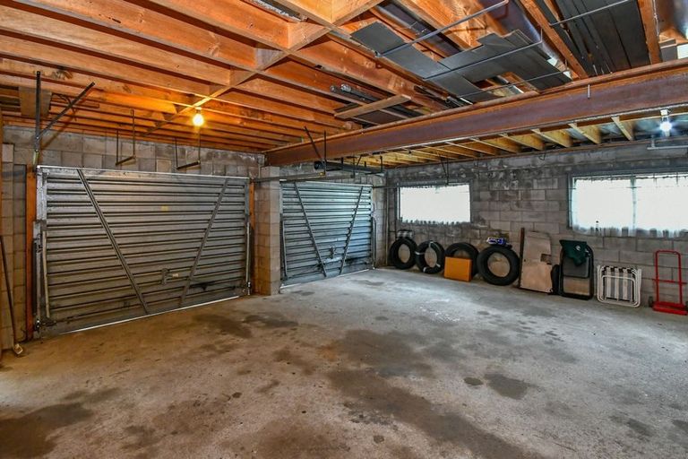 Photo of property in 2/16 Diorella Drive, Clover Park, Auckland, 2019