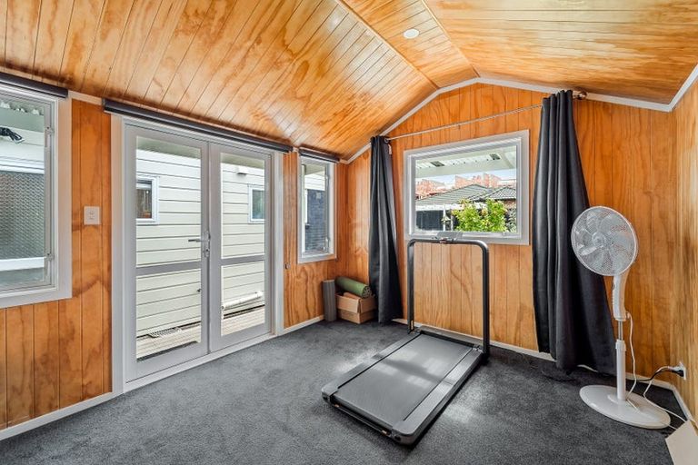 Photo of property in 31 Centreway Road, Orewa, 0931