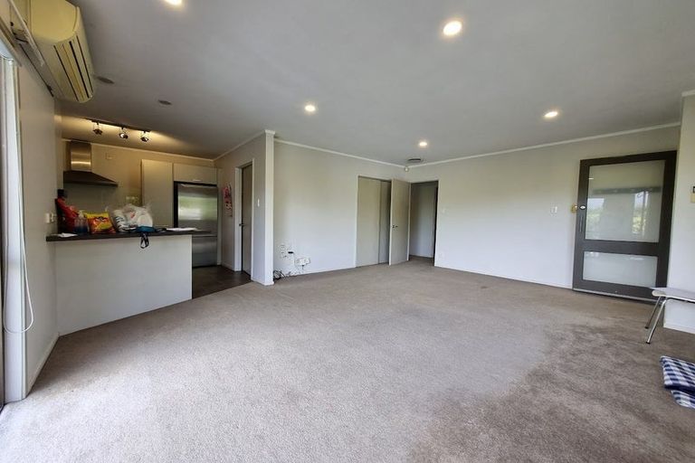 Photo of property in 1/135 Edmonton Road, Te Atatu South, Auckland, 0610