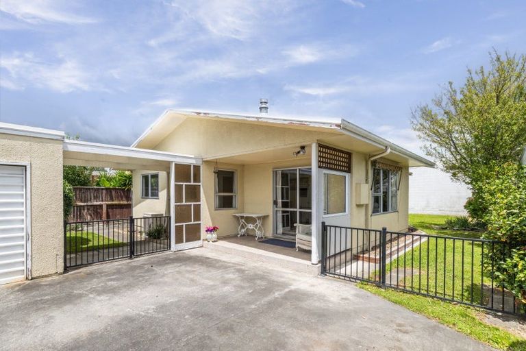 Photo of property in 2/502 Whitehead Road, Hastings, 4122