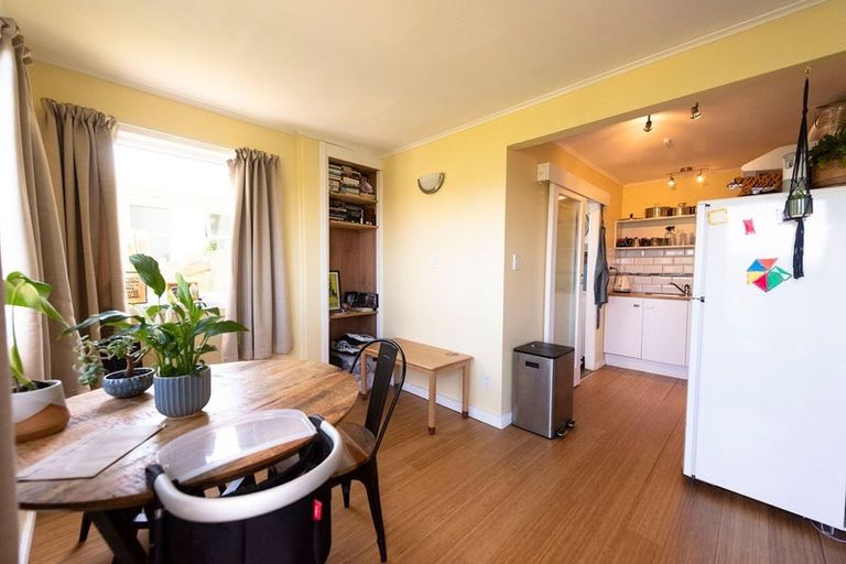 Photo of property in 17 Bedford Street, Northland, Wellington, 6012