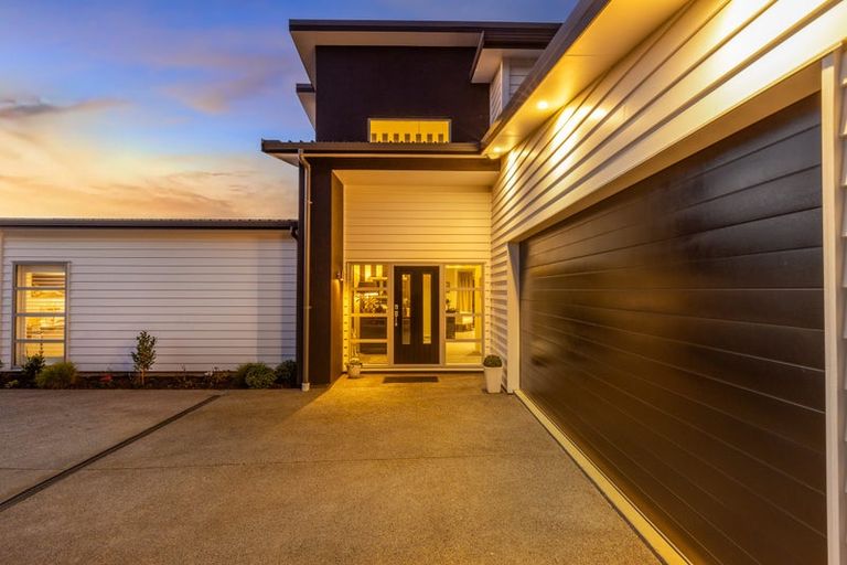 Photo of property in 17 John Burke Drive, Aotea, Porirua, 5024