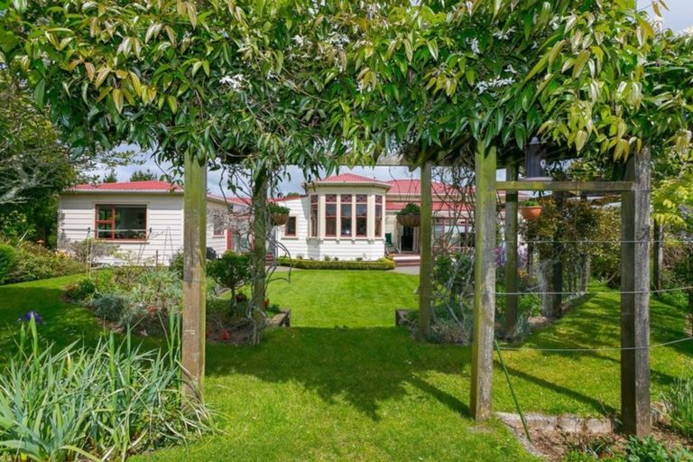 Photo of property in 333 Upland Road, Tarurutangi, New Plymouth, 4372