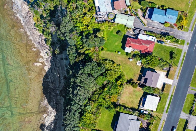 Photo of property in 81 Tiri Road, Tindalls Beach, Whangaparaoa, 0930