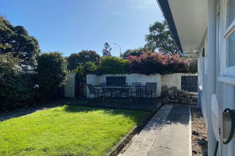 Photo of property in 2 Bennett Place, Onekawa, Napier, 4110