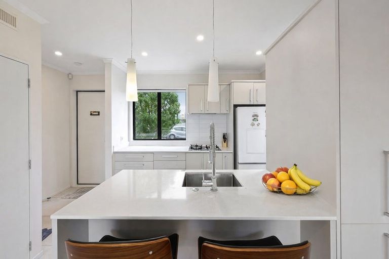 Photo of property in 10 Kamana Road, Flat Bush, Auckland, 2019