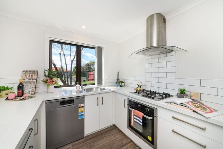 Photo of property in 20 Colonial Place, Kelvin Grove, Palmerston North, 4414