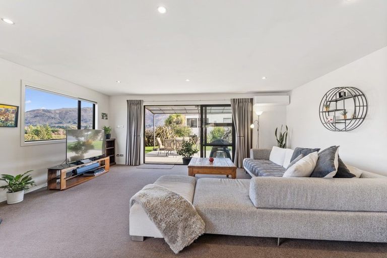Photo of property in 20 Mount Iron Drive, Wanaka, 9305