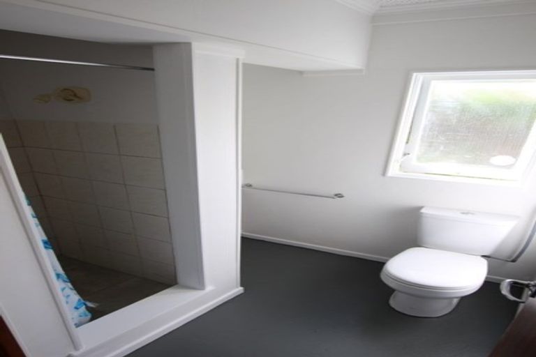 Photo of property in 40 West Lynn Road, Titirangi, Auckland, 0604