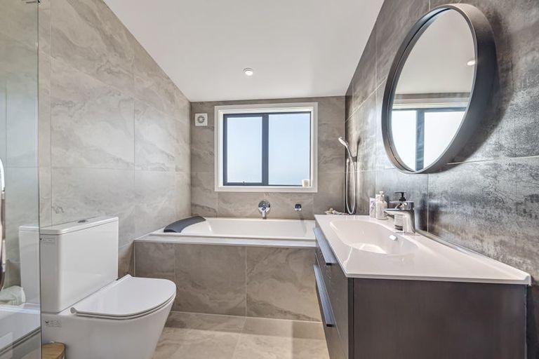 Photo of property in 39 Craigs Way, Hobsonville, Auckland, 0616