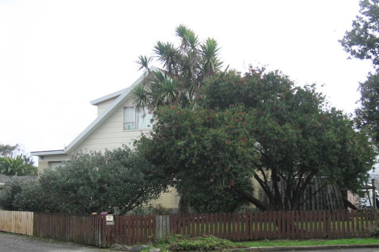 Photo of property in 73 Eatwell Avenue, Paraparaumu Beach, Paraparaumu, 5032