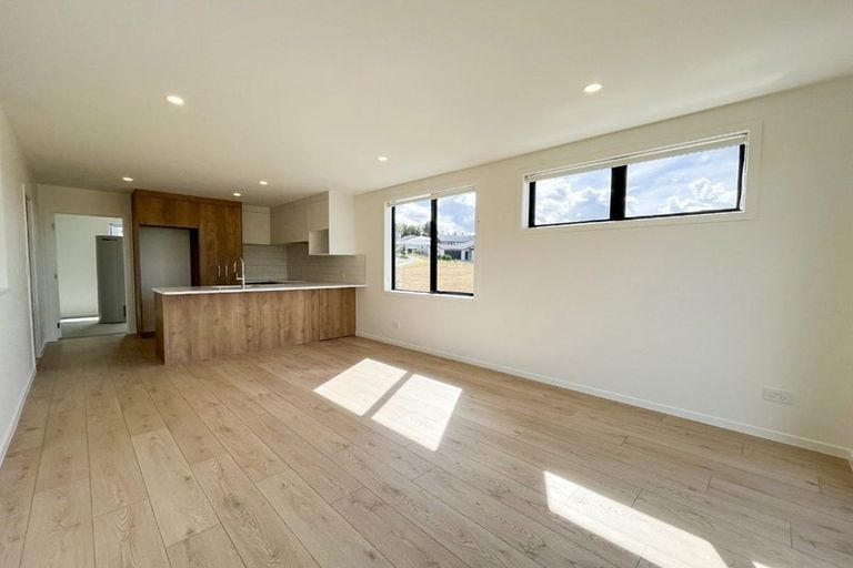 Photo of property in 1/23 Makomako Drive, Orewa, 0931