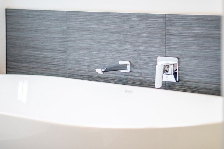 Photo of property in 18 Helen June Avenue, Flagstaff, Hamilton, 3210