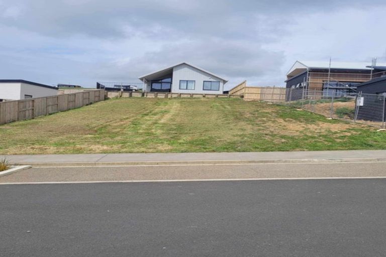 Photo of property in 71 Omahina Street, Raglan, 3225