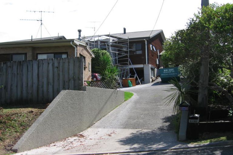 Photo of property in 1/28 Auld Street, Torbay, Auckland, 0630