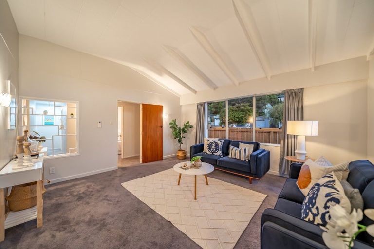 Photo of property in 3 Hawthorn Crescent, Stokes Valley, Lower Hutt, 5019