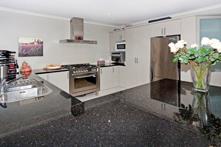 Photo of property in 29d Paparoa Road, Cockle Bay, Auckland, 2014