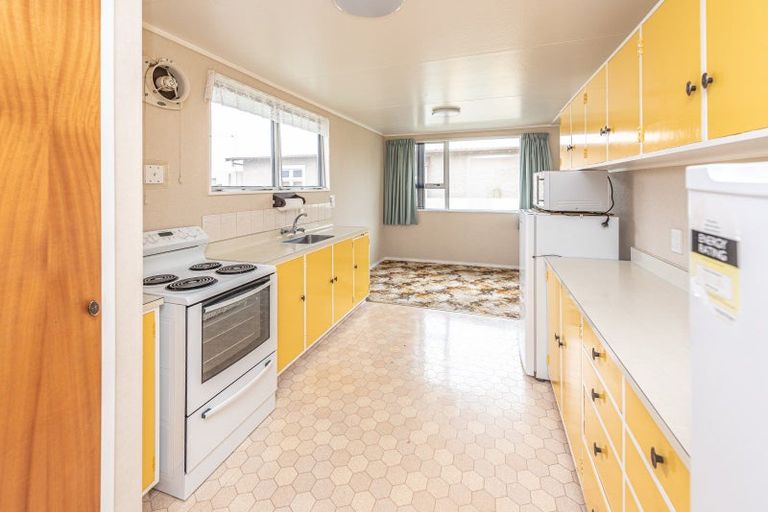 Photo of property in 73 Polson Street, Castlecliff, Whanganui, 4501