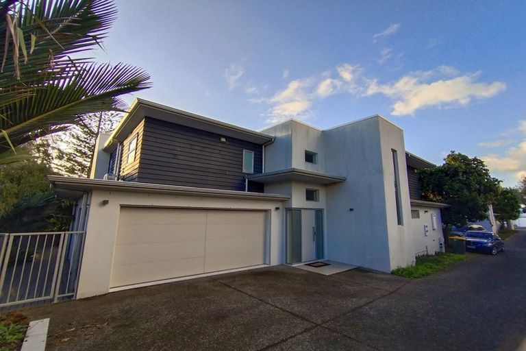 Photo of property in 10a Waterloo Road, Milford, Auckland, 0620