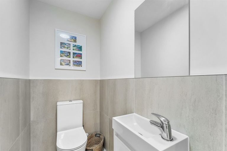 Photo of property in 16 Seafarer Crescent, Stanmore Bay, Whangaparaoa, 0932