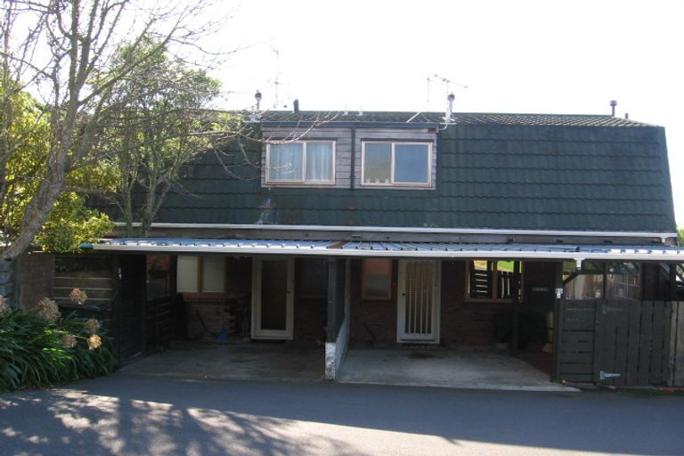 Photo of property in 89 Churton Drive, Churton Park, Wellington, 6037